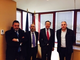 Las organizaciones representativas de los taxistas de España se reúnen con el Eurodiputado Luis de Grandes