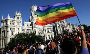EL AYUNTAMIENTO DE MADRID AUTORIZA LA BANDA ARCOIRIS EN LOS TAXIS CON MOTIVO DEL MADRID ORGULLO 2021