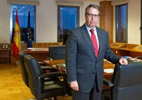 FEDETAXI SE REÚNE CON EL DIRECTOR GENERAL DE TRÁFICO PARA CONCRETAR LA IMPLEMENTACIÓN DE LAS PLACAS DE COLOR