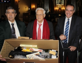 LA ASOCIACIÓN GREMIAL ENTREGA UN DONATIVO NAVIDEÑO A MENSAJEROS DE LA PAZ