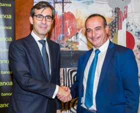 Bankia impulsará el sector del taxi en Madrid tras su acuerdo con la Asociación Gremial de Auto-Taxi