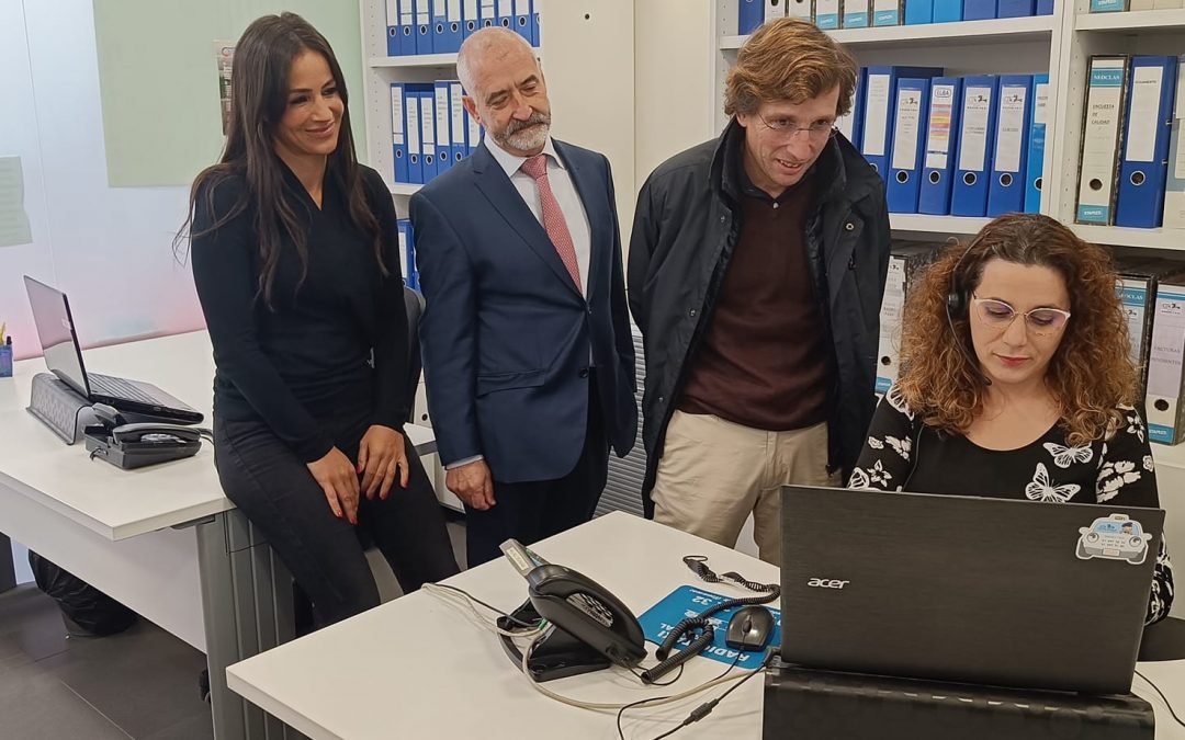 EL ALCALDE Y LA VICEALCALDESA DE MADRID VISITAN GREMIAL PARA MANDAR A LOS TAXISTAS SU TRADICIONAL MENSAJE NAVIDEÑO