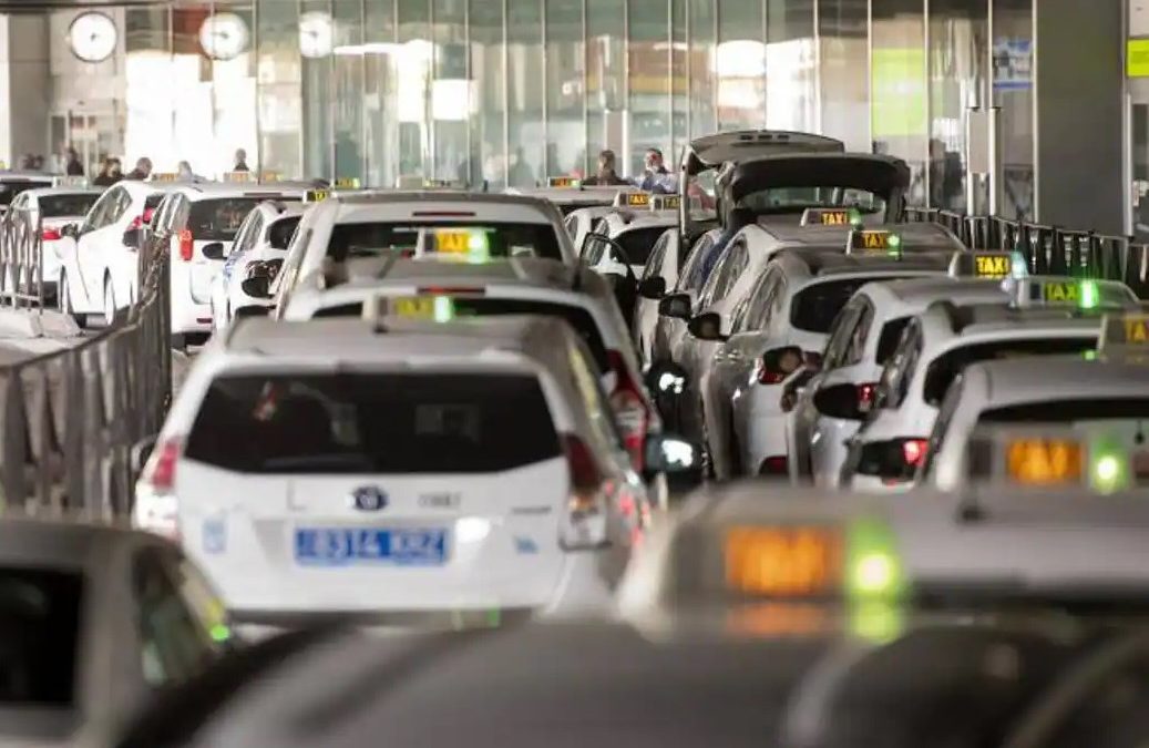 HUELGA DE PEONES EN EL AEROPUERTO LOS PRÓXIMOS DÍAS 25, 26 Y 27 DE MARZO